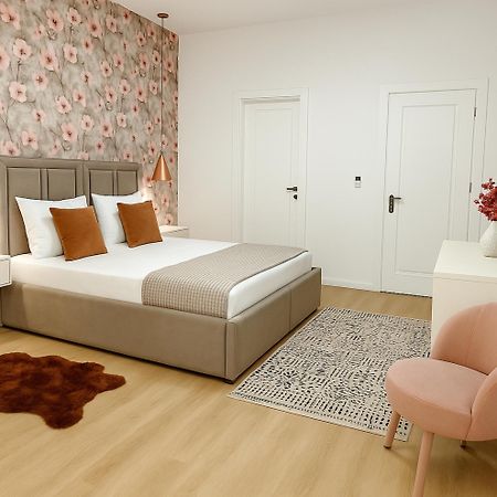 Hotel Capital Inn ติรานา ภายนอก รูปภาพ